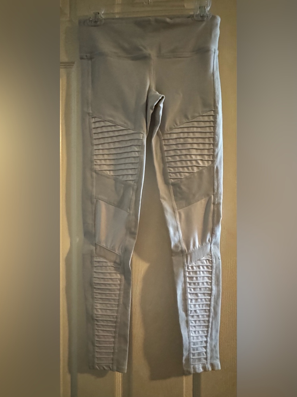 Alo Yoga- Women’s Ribbed Panel Gray Moto Tights